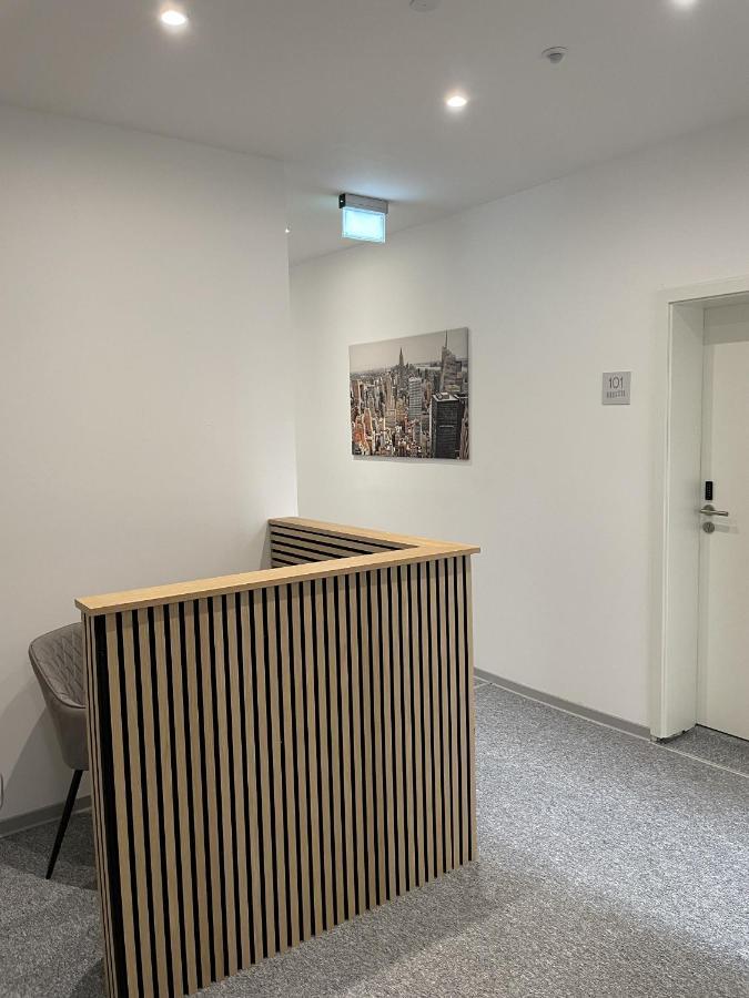 Hotel-Am-Bahnhof Stuttgart-迪琴根 外观 照片